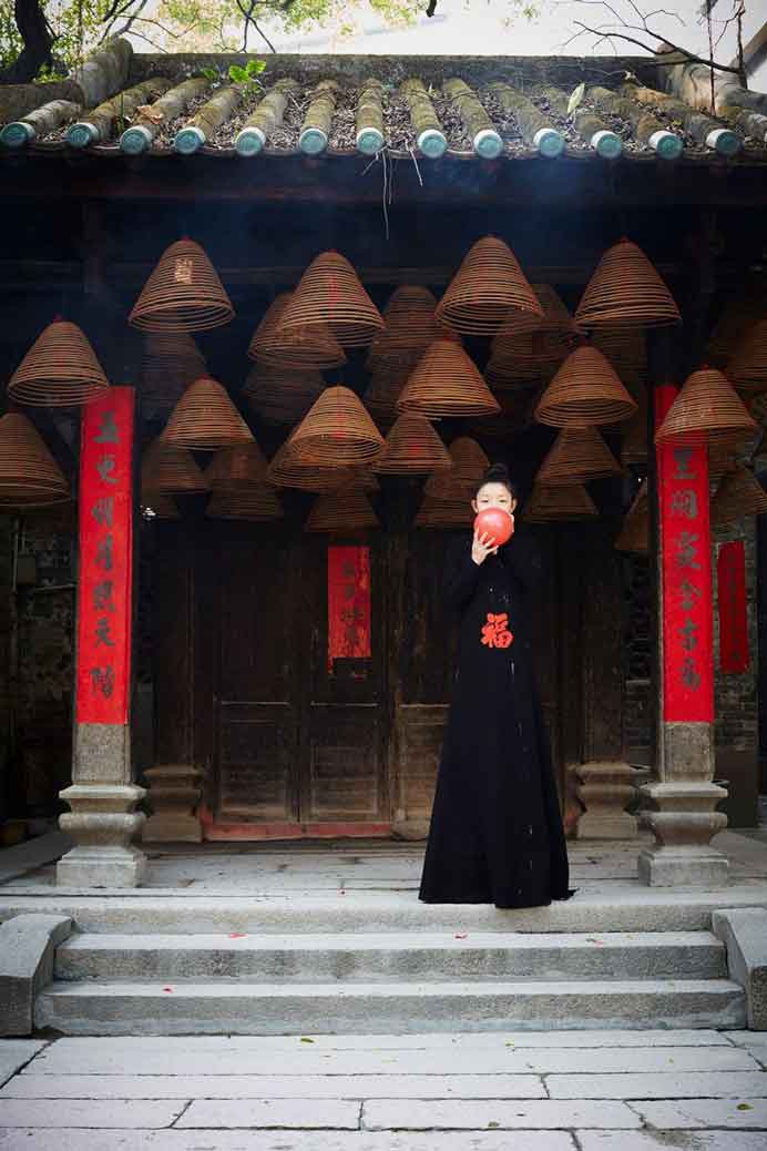 Xie Rong  谢蓉  -  Touching Happiness  -  3 heures de performance en direct au CiYun Temple  Guangzhou  -  04.01 2014 