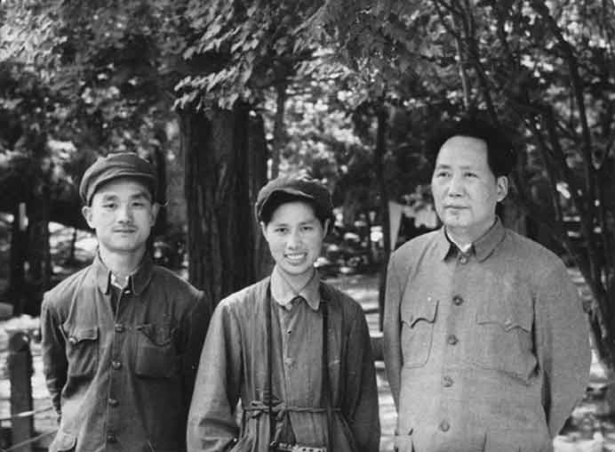 Xu Xiaobing  徐肖冰, Hou Bo  侯波 et Mao Zedong  毛泽东  -  Photographie 1949