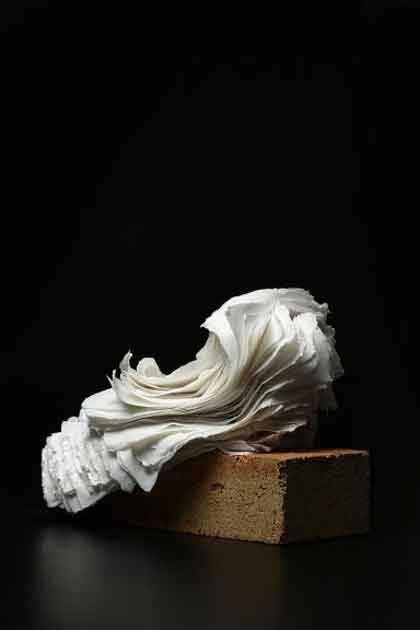 Su Xianzhong  苏献忠  -  Paper N°.4  -  Porcelain Klin Brick  -  25 x 25 x 19 cm  -  2017